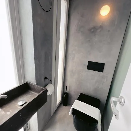 Stunning And Spacious - 1br Penthouse *