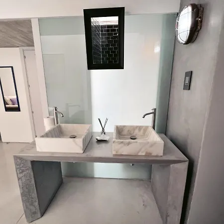 Stunning And Spacious - 1br Penthouse Apartament *