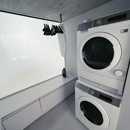 Stunning And Spacious - 1br Penthouse Διαμέρισμα