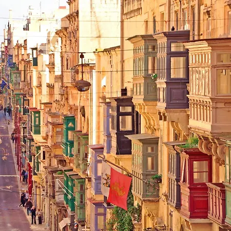Stunning And Spacious - 1br Penthouse * Valletta