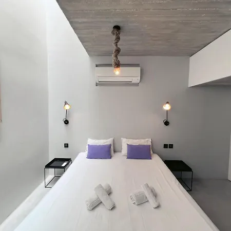 Stunning And Spacious - 1br Penthouse Apartment *