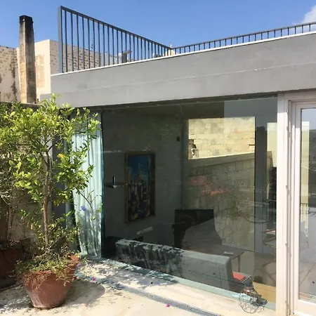 Stunning And Spacious - 1br Penthouse * Valletta
