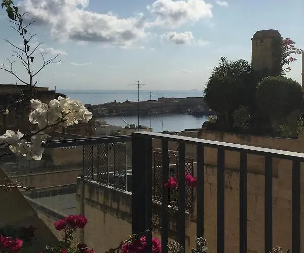 Daire Stunning And Spacious - 1br Penthouse Valletta