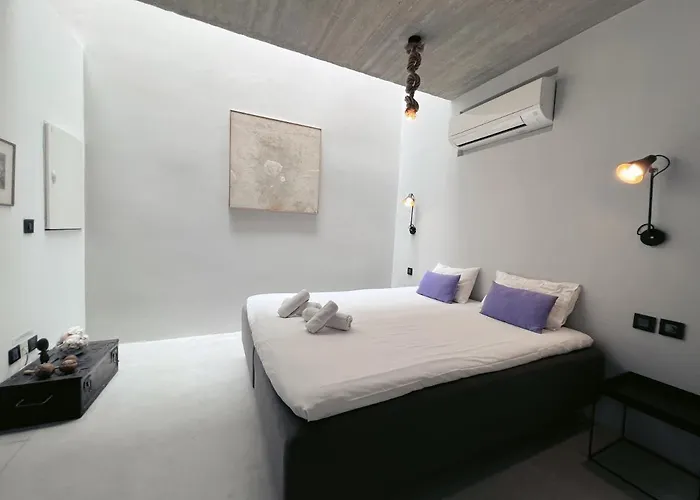 Daire Stunning And Spacious - 1br Penthouse