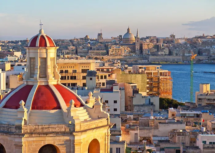 Stunning And Spacious - 1br Penthouse